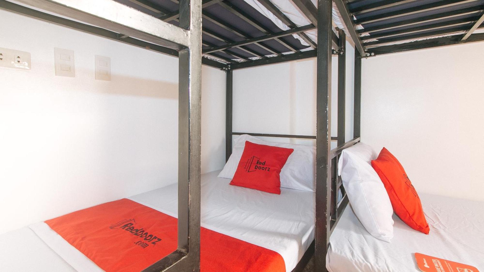 Hotel Reddoorz @ Recson Boracay